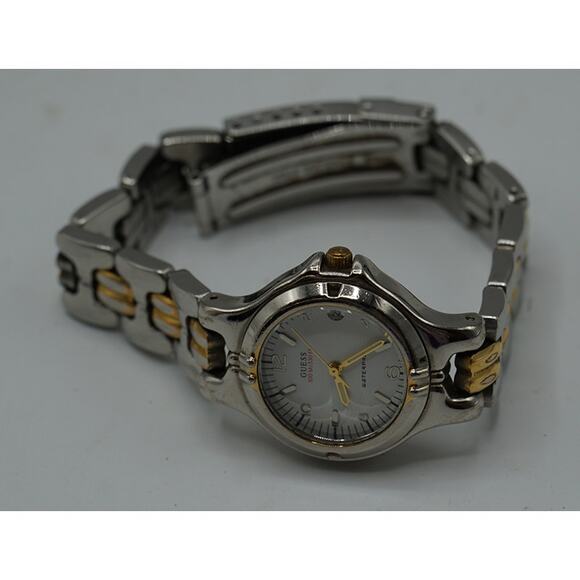 Guess Genuine Quartz Two Tone Analog Ladies Watch New Battery - Picture 5 of 6